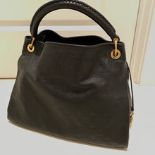 Load image into Gallery viewer, Louis Vuitton Artsy MM Empreinte Noir
