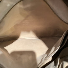 Load image into Gallery viewer, Louis Vuitton Artsy MM Monogram