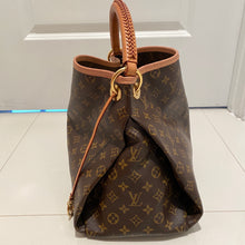 Load image into Gallery viewer, Louis Vuitton Artsy MM Monogram