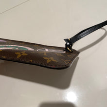 Load image into Gallery viewer, Louis Vuitton Neverull World Tour Clutch