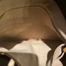 Load image into Gallery viewer, Louis Vuitton Artsy MM Monogram