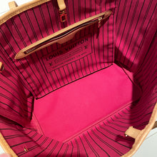 Load image into Gallery viewer, Louis Vuitton Neverfull MM Pivoine