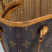 Load image into Gallery viewer, Louis Vuitton Neverfull PM Monogram