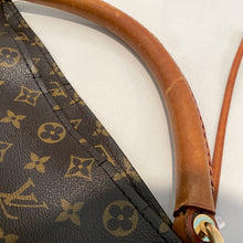 Load image into Gallery viewer, Louis Vuitton Artsy MM Monogram