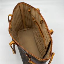 Load image into Gallery viewer, Louis Vuitton Neverfull PM Monogram