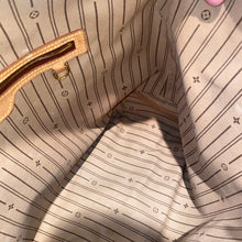 Load image into Gallery viewer, Louis Vuitton Delightful MM Monogram