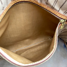 Load image into Gallery viewer, Louis Vuitton Neverfull GM Monogram