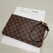 Load image into Gallery viewer, Louis Vuitton Neverfull MM Clutch Pochette
