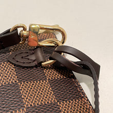 Load image into Gallery viewer, Louis Vuitton Neverfull Clutch Pochette