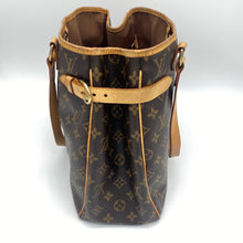 Load image into Gallery viewer, Louis Vuitton Batignolles Vertical Monogram