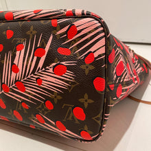 Load image into Gallery viewer, Louis Vuitton Neverfull MM Jungle Dot Edition