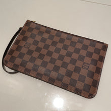 Load image into Gallery viewer, Louis Vuitton Neverfull MM Clutch Pochette