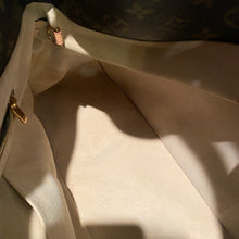 Load image into Gallery viewer, Louis Vuitton Artsy MM Monogram