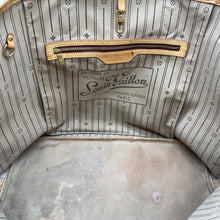 Load image into Gallery viewer, Louis Vuitton Neverfull GM Monogram