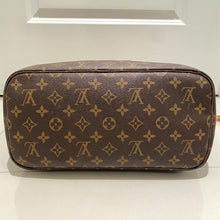 Load image into Gallery viewer, Louis Vuitton Neverfull MM Pivoine