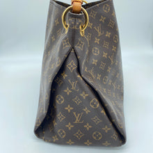 Load image into Gallery viewer, Louis Vuitton Artsy MM Monogram