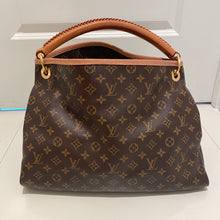Load image into Gallery viewer, Louis Vuitton Artsy MM Monogram
