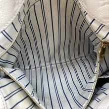 Load image into Gallery viewer, Louis Vuitton Artsy MM Empreinte Neige