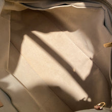 Load image into Gallery viewer, Louis Vuitton Artsy MM Monogram