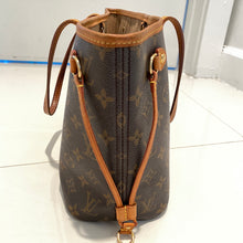 Load image into Gallery viewer, Louis Vuitton Neverfull PM Monogram