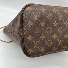Load image into Gallery viewer, Louis Vuitton Neverfull MM Monogram