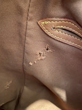 Load image into Gallery viewer, Louis Vuitton Montsouris GM Monogram