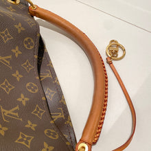 Load image into Gallery viewer, Louis Vuitton Artsy MM Monogram