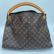Load image into Gallery viewer, Louis Vuitton Artsy MM Monogram