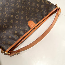 Load image into Gallery viewer, Louis Vuitton Delightful MM Monogram