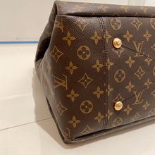 Load image into Gallery viewer, Louis Vuitton Artsy MM Monogram