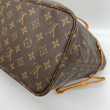 Load image into Gallery viewer, Louis Vuitton Nevefull MM Monogram