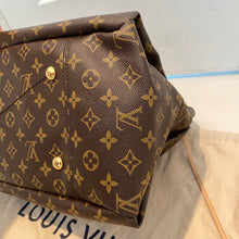 Load image into Gallery viewer, Louis Vuitton Artsy MM Monogram