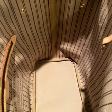Load image into Gallery viewer, Louis Vuitton Neverfull MM Monogram