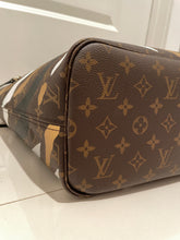 Load image into Gallery viewer, Louis Vuitton Neverfull MM League of Legends