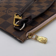 Load image into Gallery viewer, Louis Vuitton Neverfull Clutch Pochette