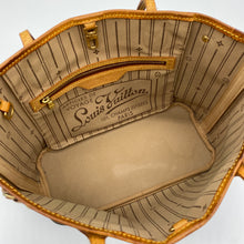 Load image into Gallery viewer, Louis Vuitton Neverfull PM Monogram