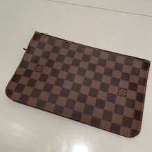 Load image into Gallery viewer, Louis Vuitton Neverfull Clutch Pochette