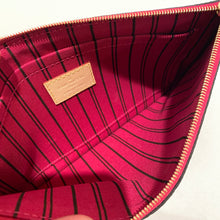 Load image into Gallery viewer, Louis Vuitton Neverfull MM Clutch Monogram