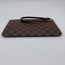 Load image into Gallery viewer, Louis Vuitton Neverfull Clutch Pochette