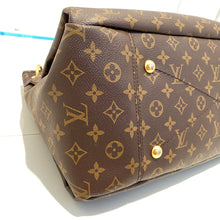 Load image into Gallery viewer, 2018 Louis Vuitton Artsy MM Monogram
