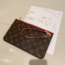 Load image into Gallery viewer, Louis Vuitton Neverfull MM Clutch Monogram
