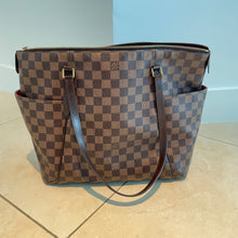 Load image into Gallery viewer, Louis Vuitton Totally MM Damier Ebene