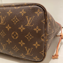 Load image into Gallery viewer, Louis Vuitton Neverfull MM Pivoine