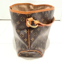 Load image into Gallery viewer, Louis Vuitton Delightful MM Monogram