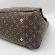Load image into Gallery viewer, Louis Vuitton Artsy MM Monogram