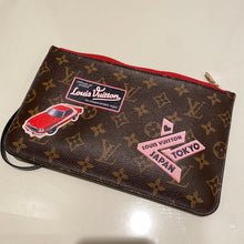 Load image into Gallery viewer, Louis Vuitton Neverull World Tour Clutch