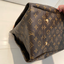 Load image into Gallery viewer, Louis Vuitton Artsy MM Monogram