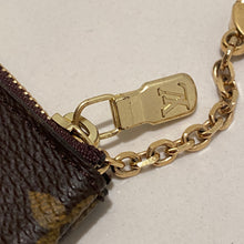 Load image into Gallery viewer, Louis Vuitton Key Pouch Monogram