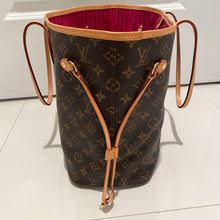 Load image into Gallery viewer, Louis Vuitton Neverfull MM Pivoine
