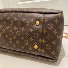 Load image into Gallery viewer, Louis Vuitton Artsy MM Monogram